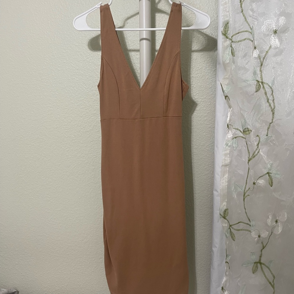 Elegant Tan Sleeveless Dress
